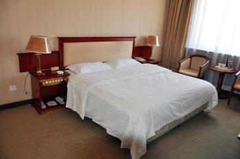 Dongfang Hotel Harbin Exterior foto