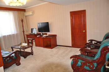 Dongfang Hotel Harbin Exterior foto